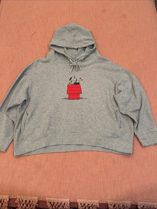 Uniqlo Tops - Snoopy XXL Gray Hoodie with front pockets - peanuts by Schulz